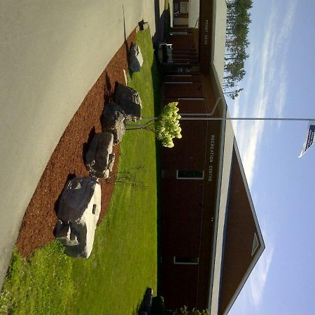 Red Pine Inn & Conference Centre Alliston Exteriér fotografie