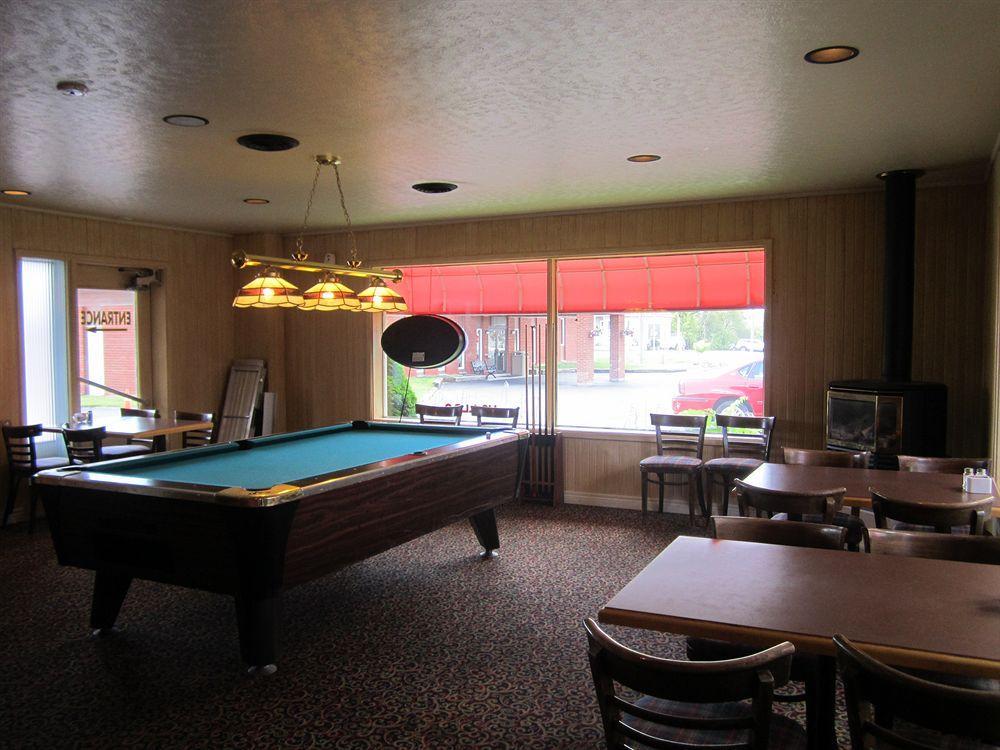 Red Pine Inn & Conference Centre Alliston Exteriér fotografie