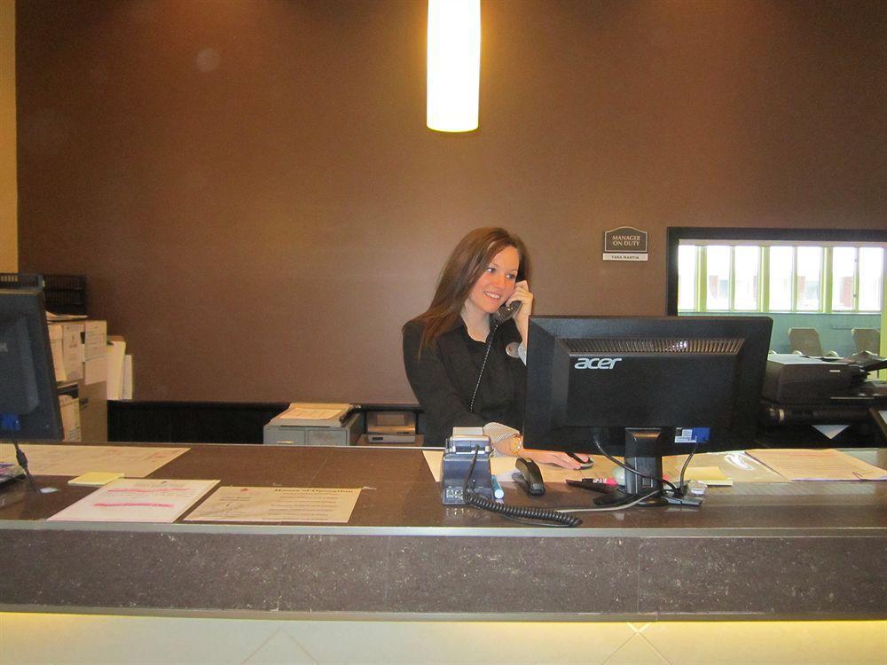 Red Pine Inn & Conference Centre Alliston Exteriér fotografie