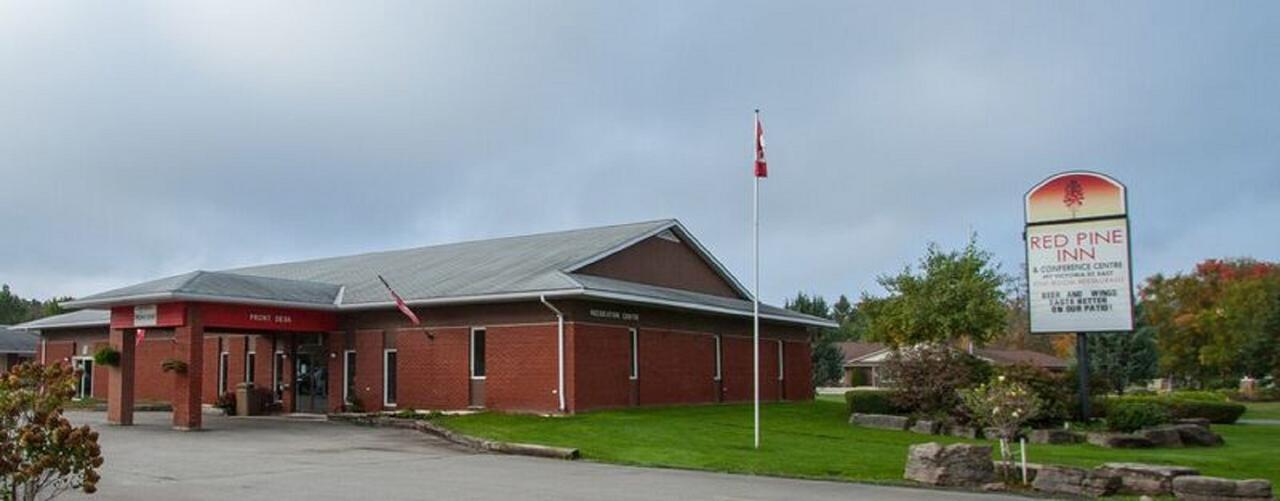 Red Pine Inn & Conference Centre Alliston Exteriér fotografie