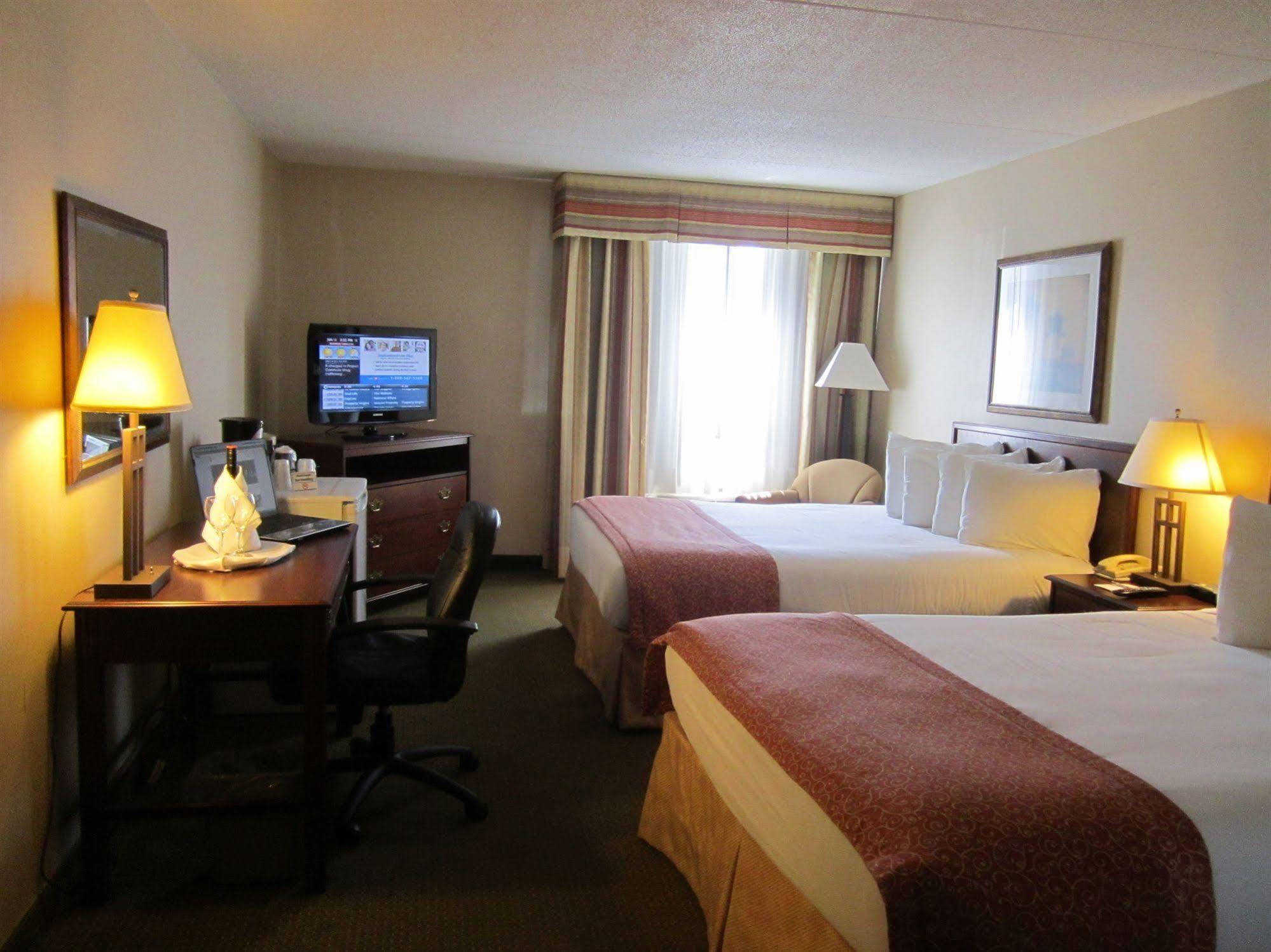 Red Pine Inn & Conference Centre Alliston Exteriér fotografie